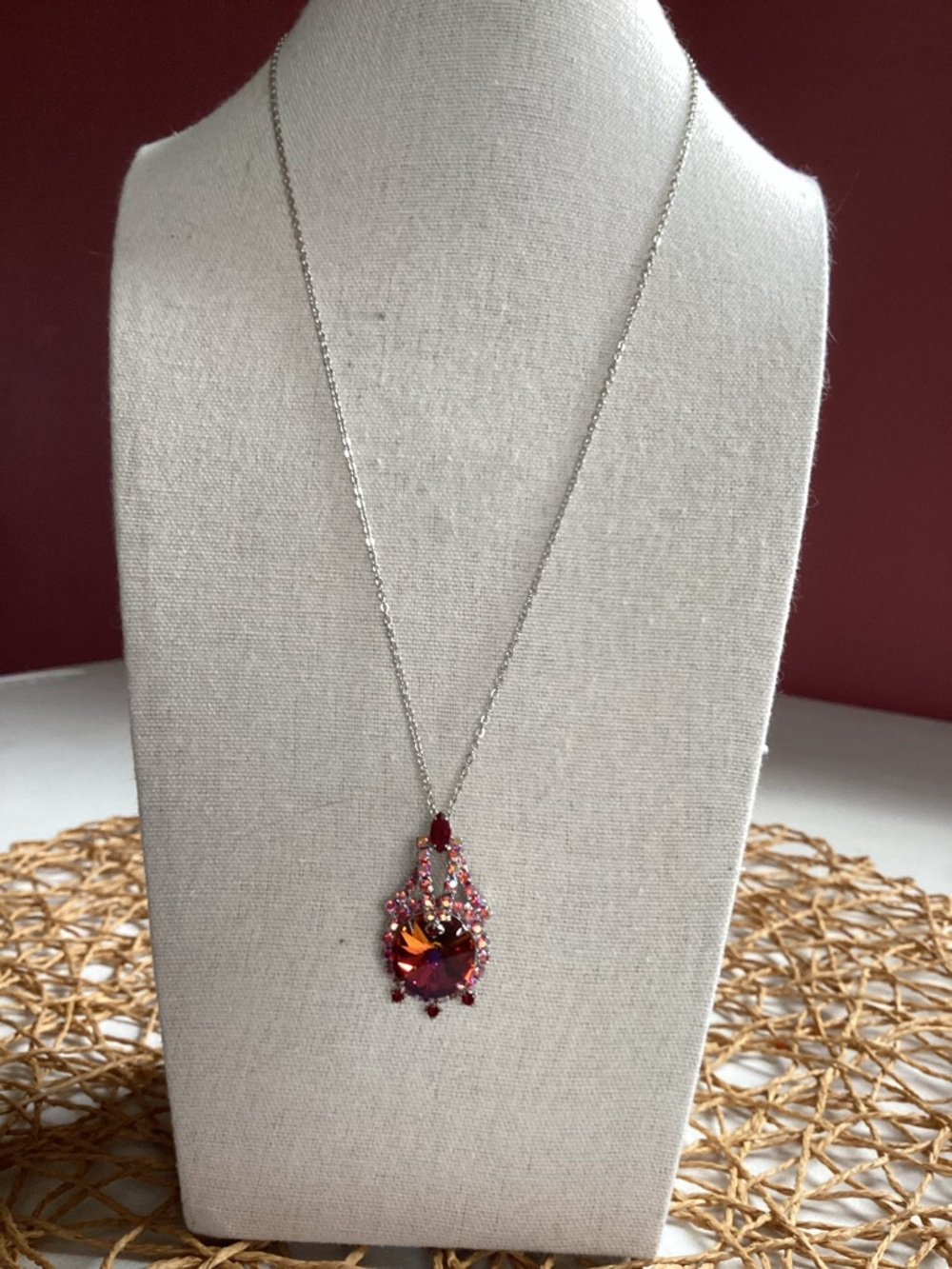Vintage Red Rivoli Rhinestone Pendant Necklace Silver Tone